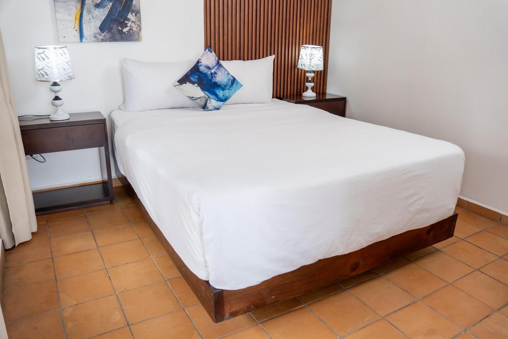 Hotel H4 El Paraiso Eksteriør billede